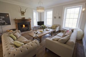 _gorgeous Lawn House 11.jpg